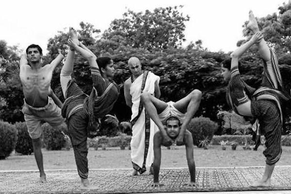 Jak powstała Ashtanga Vinyasa joga?